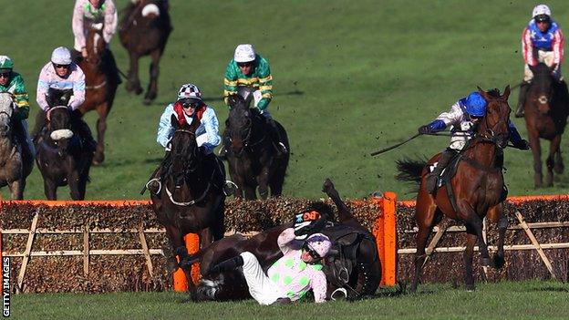 Ruby Walsh takes a tumble on Benie Des Dieux