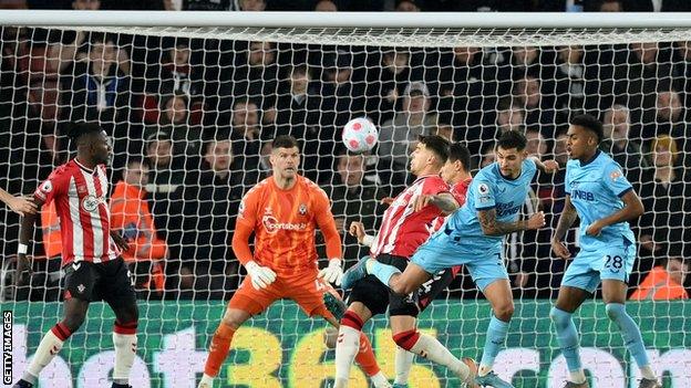 Bruno Guimaraes scores for Newcastle United, Southampton