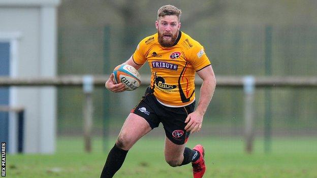 Nicola De Battista playing for Cornish Pirates