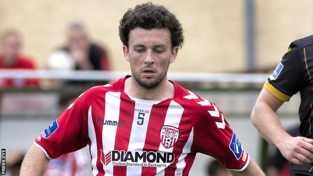 Derry City midfielder Barry McNamee