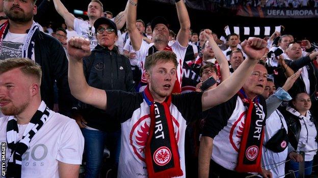 Eintracht Frankfurt celebrate beating Barcelona