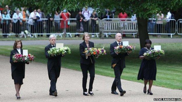 The Lord Speaker of the House of Lords, Baroness D'Souza, Speaker of the House of Commons, John Bercow, Harriet Harman, leader of the Labour Party Harriet Harman, Jules Pipe, Chair of the London Councils group, and Jennette Arnold, Chair of the London Assembly carry wreaths