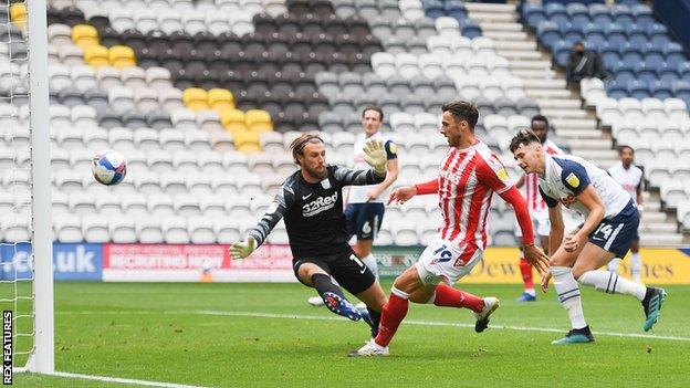 Lee Gregory scores for Stoke