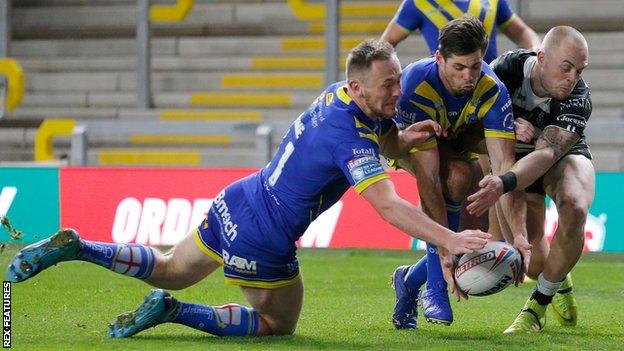 Jake Mamo scores for Warrington