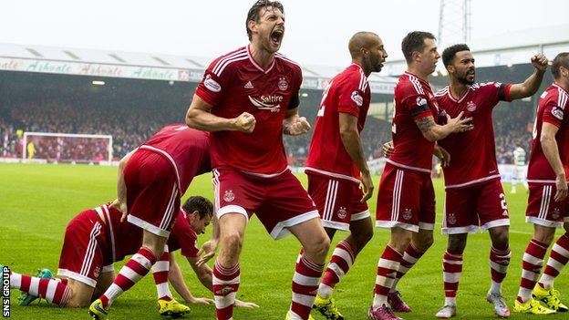 Aberdeen celebrate Paul Quinn's late goal against Celtic