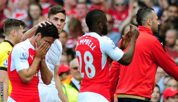 Mikel Arteta is consoled