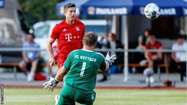 Robert Lewandowski scores for Bayern