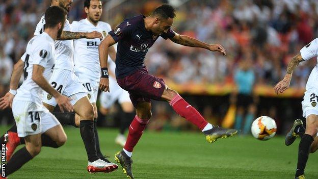 Pierre-Emerick Aubameyang scores for Arsenal