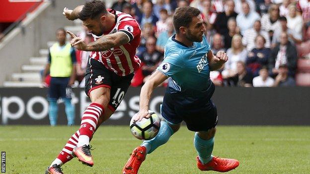 Southampton striker Charlie Austin scores for his side against Swansea