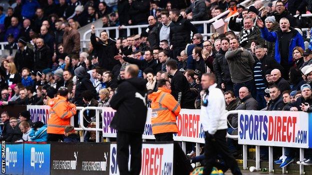 Angry Newcastle United fans shout at Steve McLaren