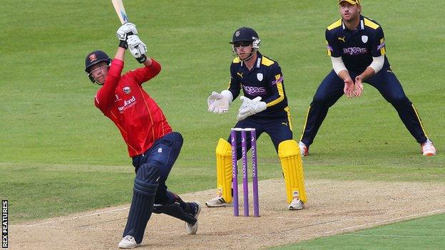 Tom Westley batting against Hampshire