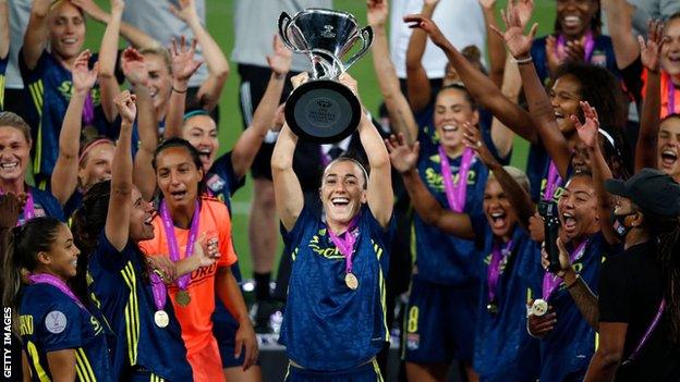 Lucy Bronze