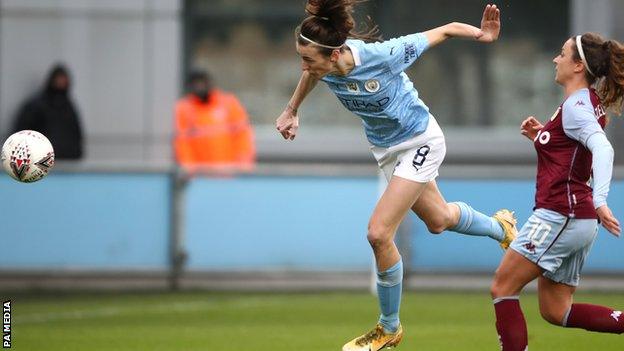 Jill Scott scores for Manchester City