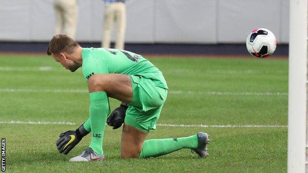 Liverpool goalkeeper Simon Mignolet gifted Sporting Lisbon a goal