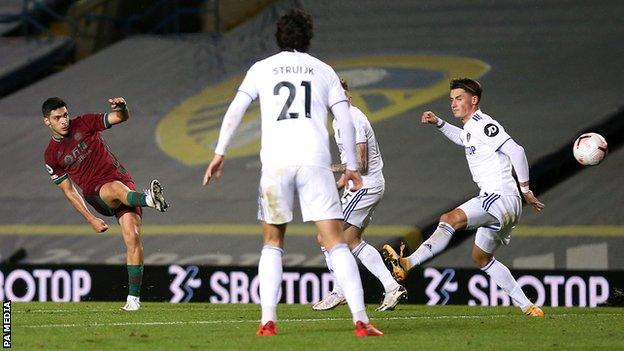 Raul Jimenez (left)