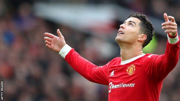 Cristiano Ronaldo looks up in the air in frustration in Manchester United's game against Watford