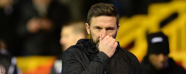 Aberdeen missed the chance to go top of the Premiership after being held 0-0 at home to Partick Thistle