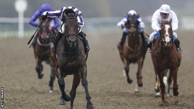 Victory Bond wins the Lingfield Betway Easter Classic