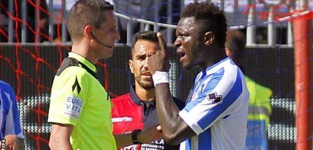 Muntari argued his case with referee Daniele Minelli