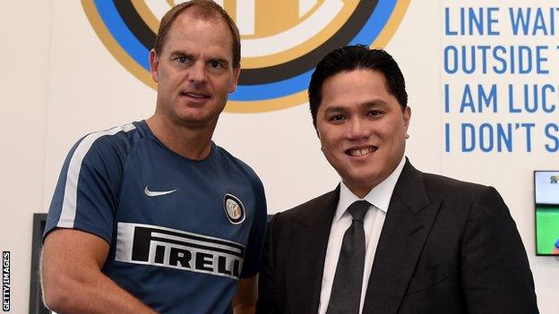 Erick Thohir (right) with former Inter manager Frank de Boer