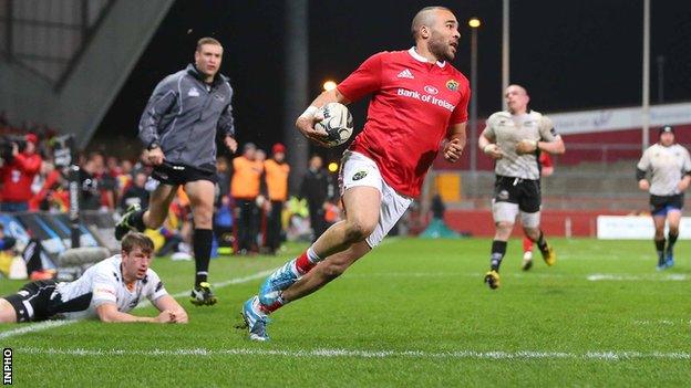 Simon Zebo runs in for a try in the one-sided encounter against the Italians