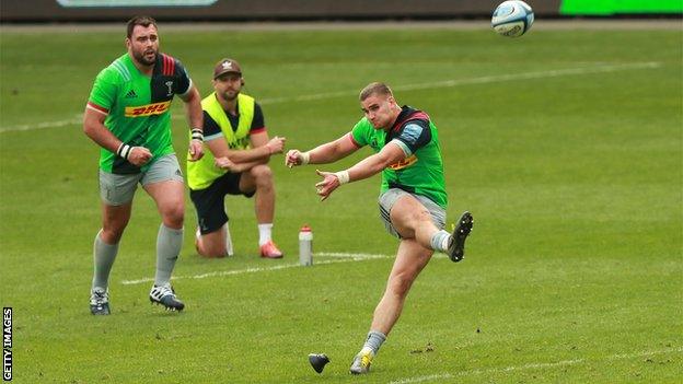 Harlequins fly-half James Lang attempts a last-minute penalty to win against Wasps