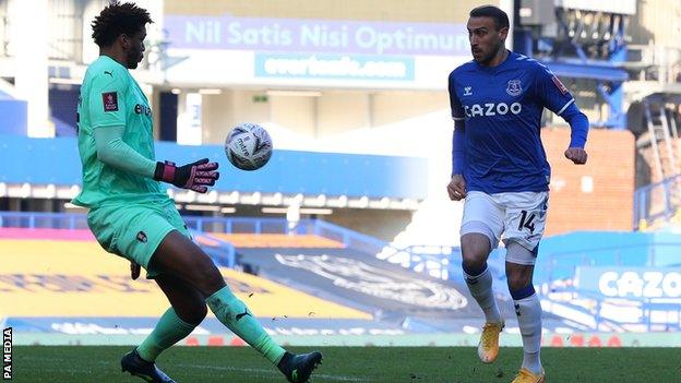 Cenk Tosun in action for Everton against Rotherham in the FA Cup