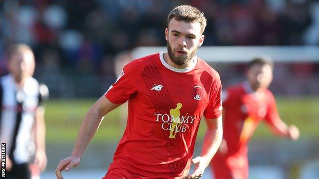 Aaron Drinan playing for Leyton Orient