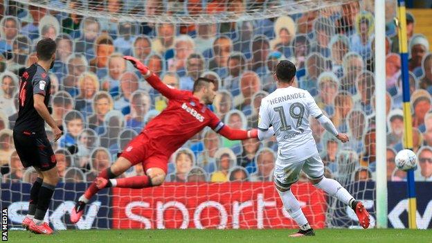 Pablo Hernandez scores for Leeds