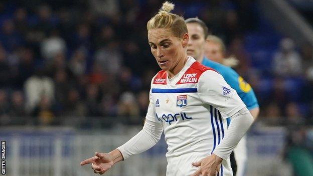 Jess Fishlock in action for Lyon