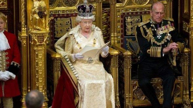 Y Frenhines Elizabeth II