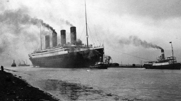 Titanic setting sail