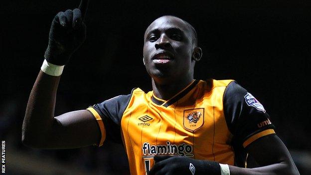 Mo Diame celebrates his goal