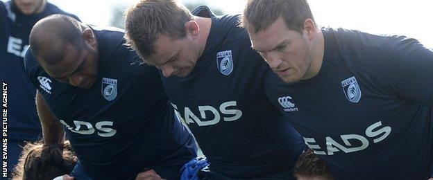 Taufa'ao Filise, Matthew Rees and Gethin Jenkins pack down together during a Cardiff Blues training session