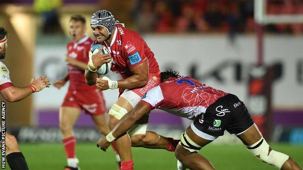 Sione Kalamafoni played for Nottingham, Leicester and Gloucester before arriving at Parc y Scarlets