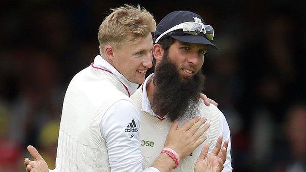 Joe Root (left) and Moeen Ali