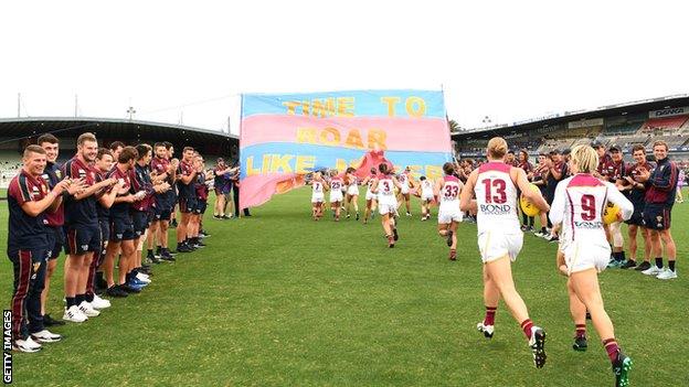 Aussie Rules women's players