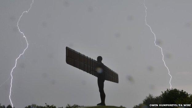 Angel of the North statue