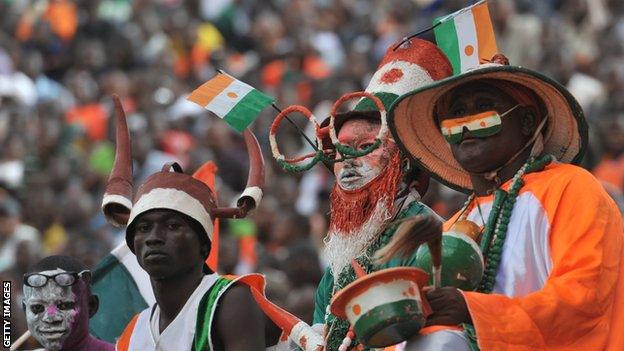 Niger football fans