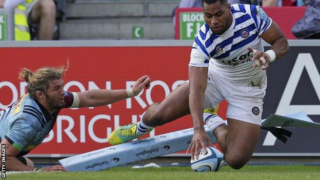 Joe Cokanasiga scores a try for Bath