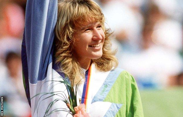 Steffi Graf after winning the 1988 Olympics gold medal