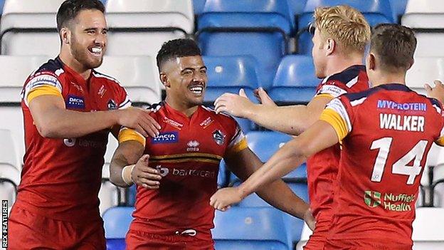 London Broncos celebrate a try