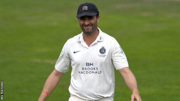 Tim Murtagh playing for Middlesex