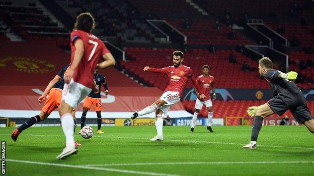 Bruno Fernandes scores Manchester United's second