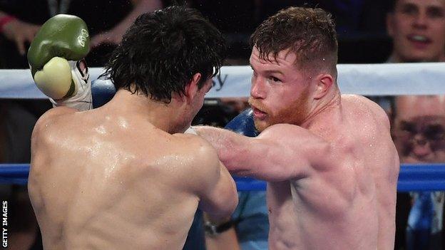 Alvarez claimed every round in beating Chavez Jr.