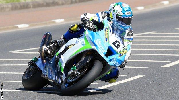 Dean Harrison in action in Superbike qualifying on Thursday