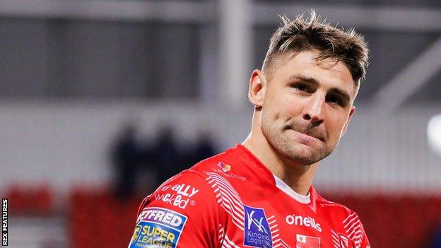 Tommy Makinson scored 16 of St Helens' 24 points against Hull FC