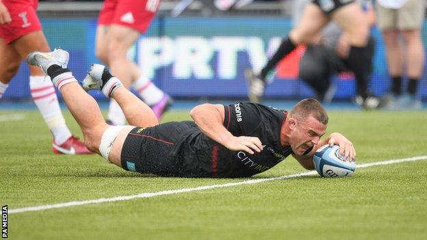 Ben Earl scores a try for Saracens