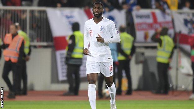 Fikayo Tomori plays for England i 2019