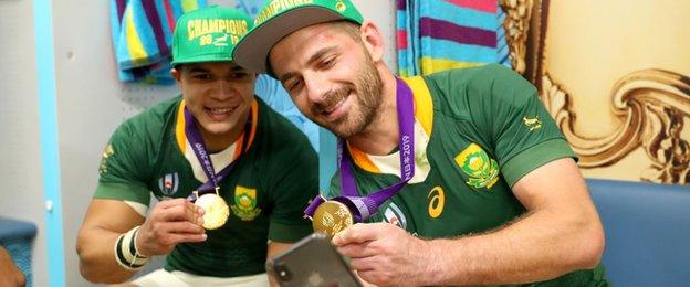 Cheslin Kolbe and Willie Le Roux send snaps of their new neckwear